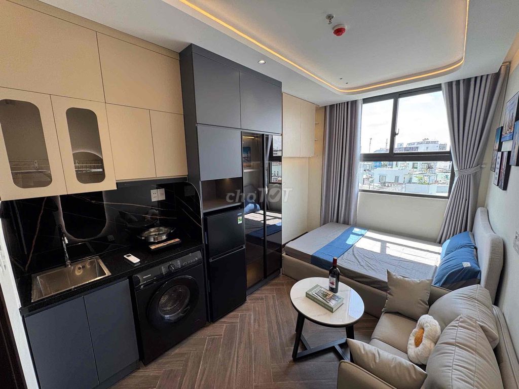 The new apartment is 100%, the full interior elevator is 471 Phạm Văn Bạch.