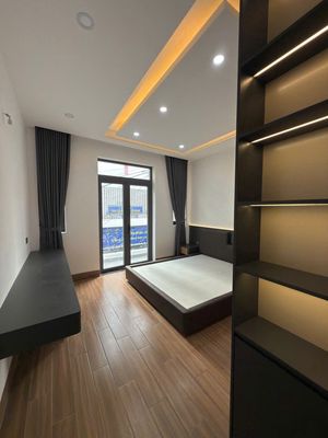 Need to rent an alley building 1017/4 A Lạc Long Quân-7* 11 Q.Tân Bình