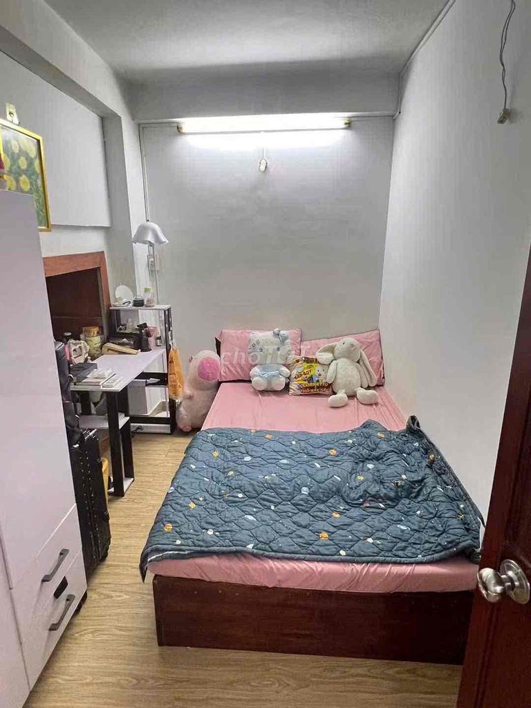 Quốc Lộ 13-Bình Thạnh. Three bedrooms, three bathrooms. One living room.