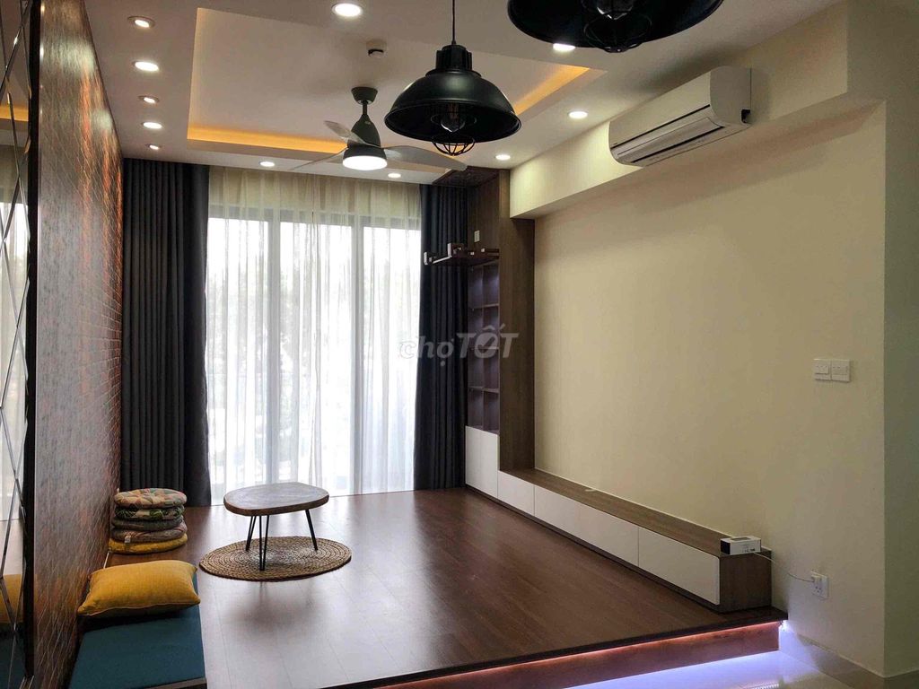 Celadon emerald good price 71 M2 bedrooms 2 full-size toilets 15 million a month.