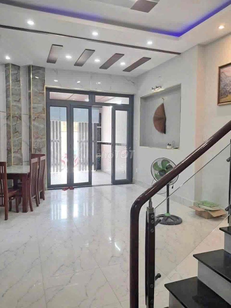It's the owner who rents two blocks of Bình Thành, P Bình Hưng Hoà B,