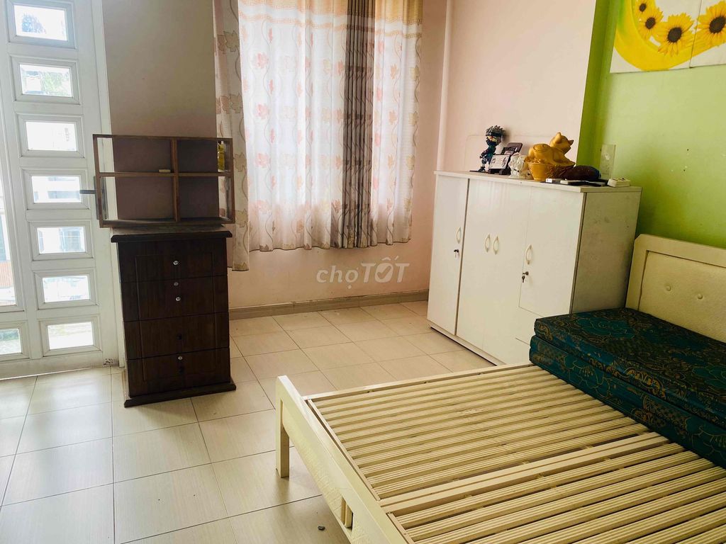 Renting 12 Qq019.