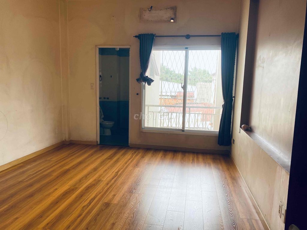 Renting 12 Qq019.