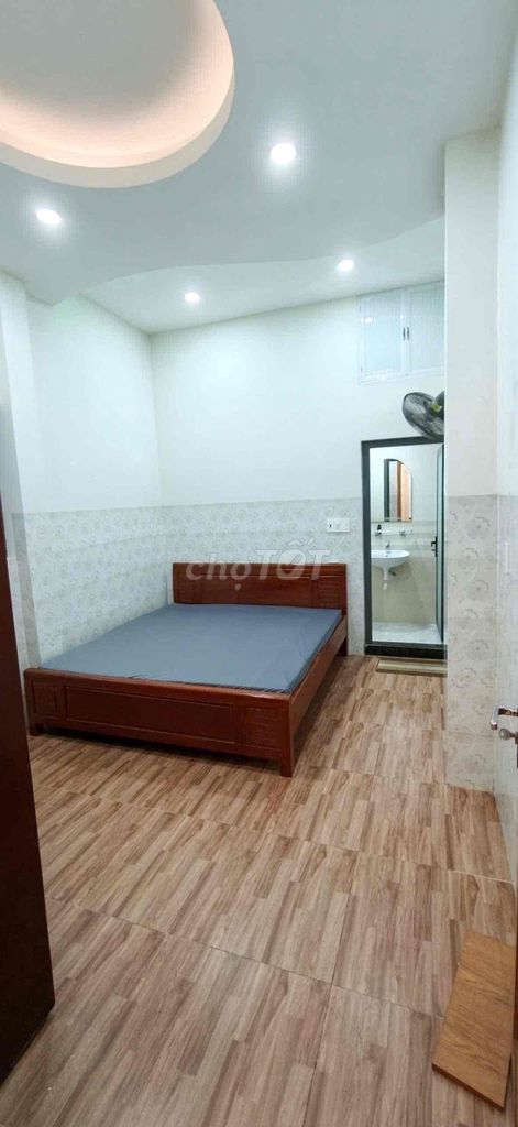 Rent a nice, cheap apartment at 4 x16 3 bedrooms for 10,5 months.
