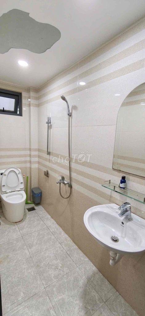 Rent a nice, cheap apartment at 4 x16 3 bedrooms for 10,5 months.