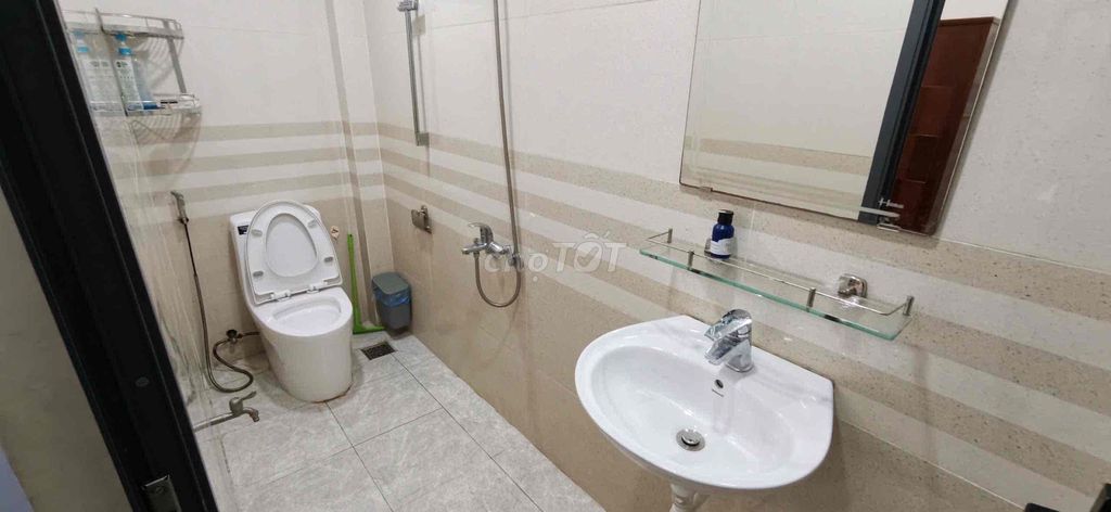 Rent a nice, cheap apartment at 4 x16 3 bedrooms for 10,5 months.