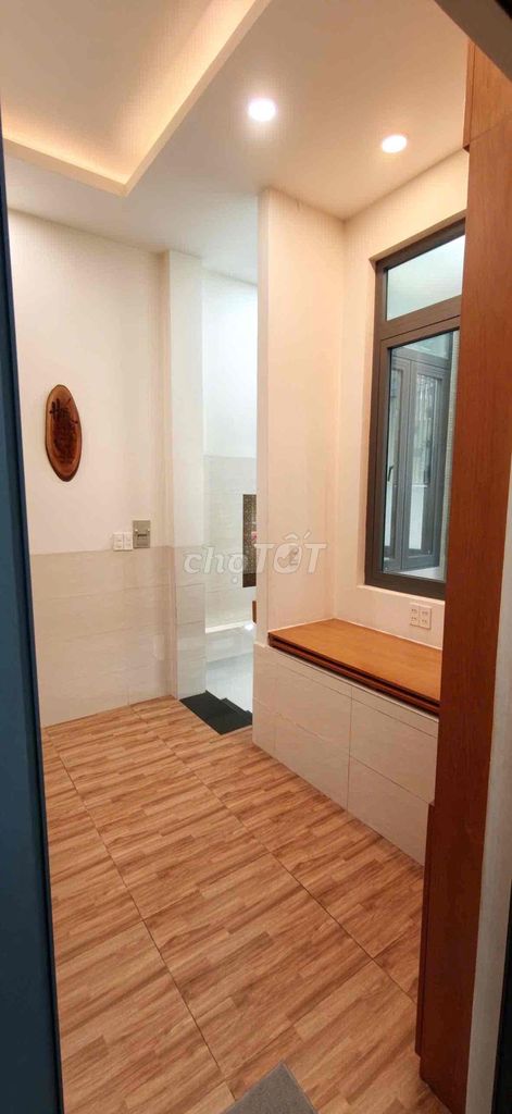 Rent a nice, cheap apartment at 4 x16 3 bedrooms for 10,5 months.