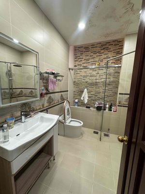 Rent a full block of Bình Lợi, four bedrooms, five toilets. 30 million a month.