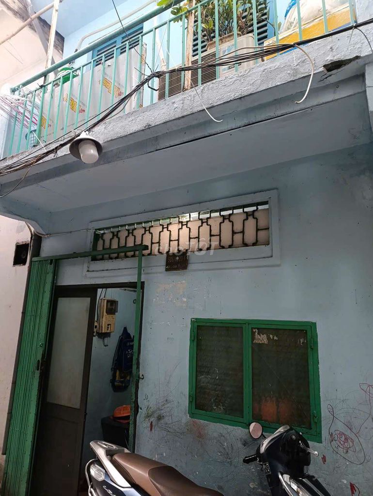 Renthouse in Lạc Long Quân District 11