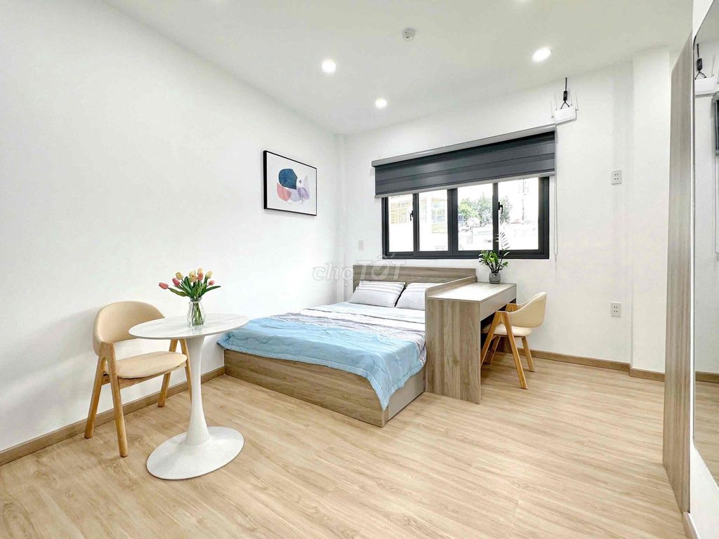 Close to the Phú Nhuận–2th balcony (30 M2 – full interior)