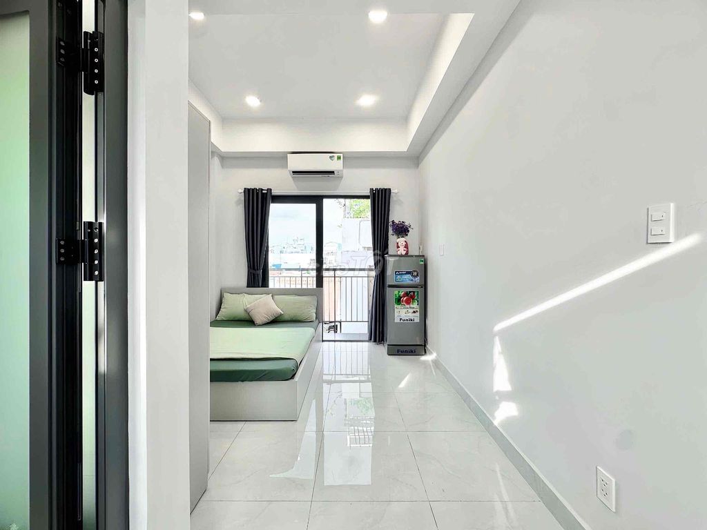 Nice room with balconies-- Full interior, elevators in the Republic.