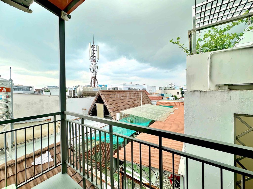 Nice room with balconies-- Full interior, elevators in the Republic.