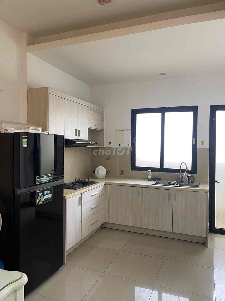 Rent the 90-foot corner of the The Era Town apartment A.