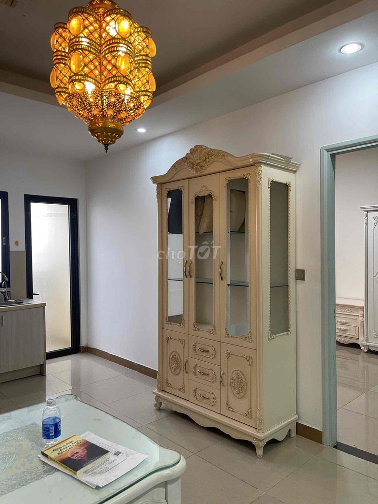 Rent the 90-foot corner of the The Era Town apartment A.