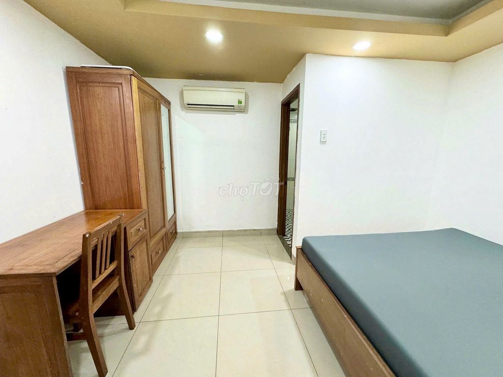 Rent room at 8 akalc Avenue painting full interior.