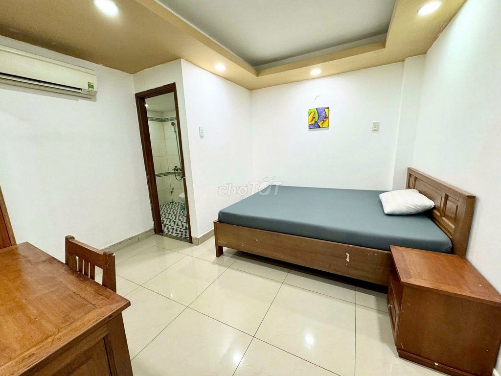 Rent room at 8 akalc Avenue painting full interior.