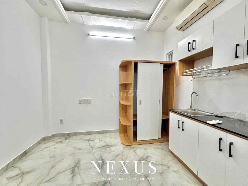 The inside room is Phú Nhuận.