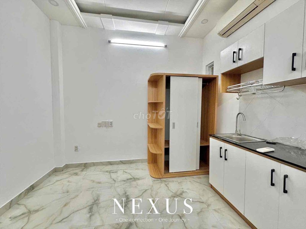 The inside room is Phú Nhuận.