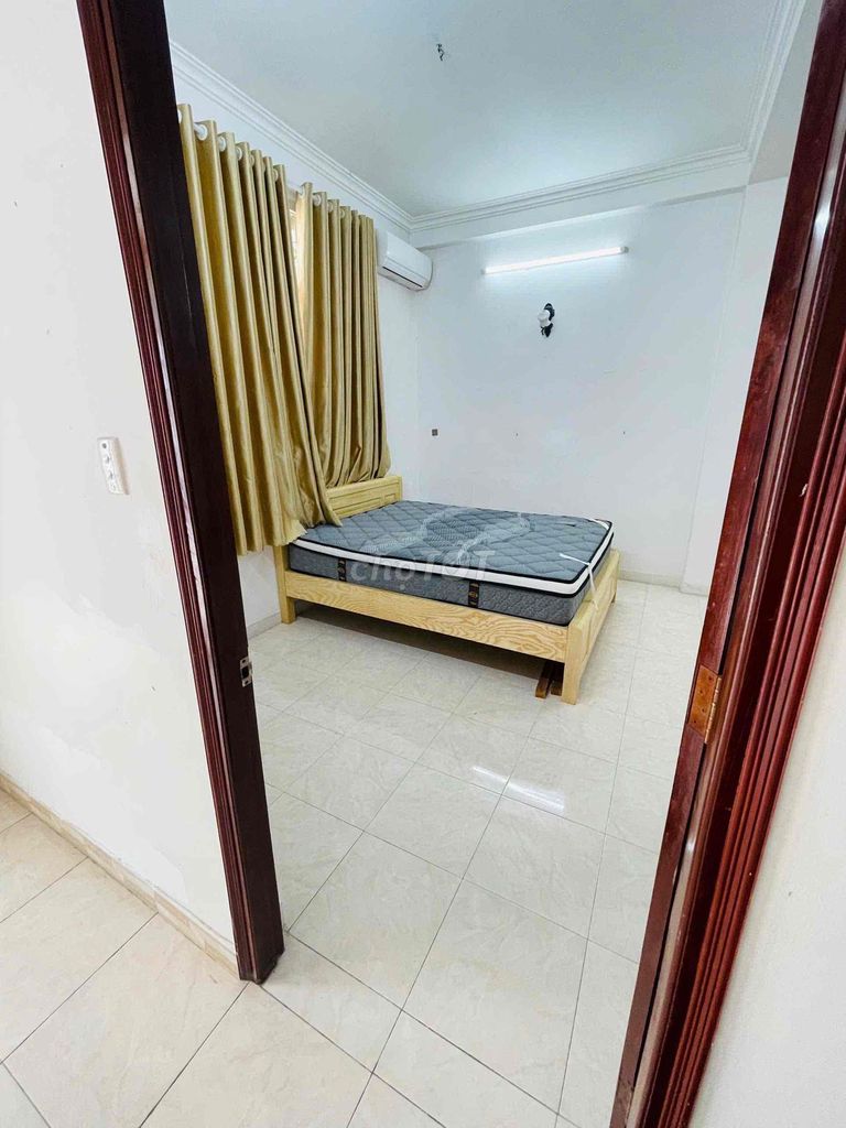 Rent the original residence of the Old Second District Continental Field