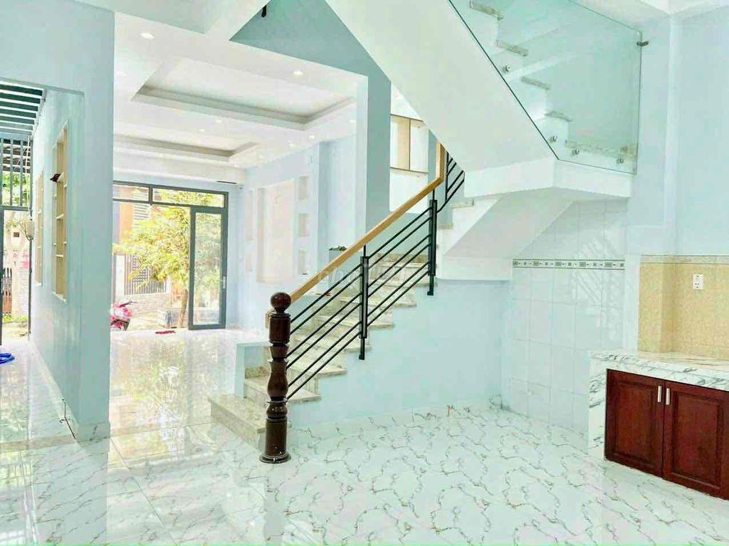 Rent the entire Phạm Hữu Lầu District 7 compound 5 x 15 m2 2 bedroom - 15 million
