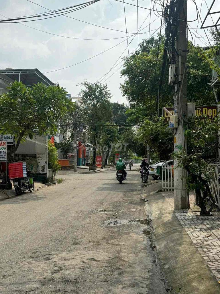 Rent the entire Phạm Hữu Lầu District 7 compound 5 x 15 m2 2 bedroom - 15 million