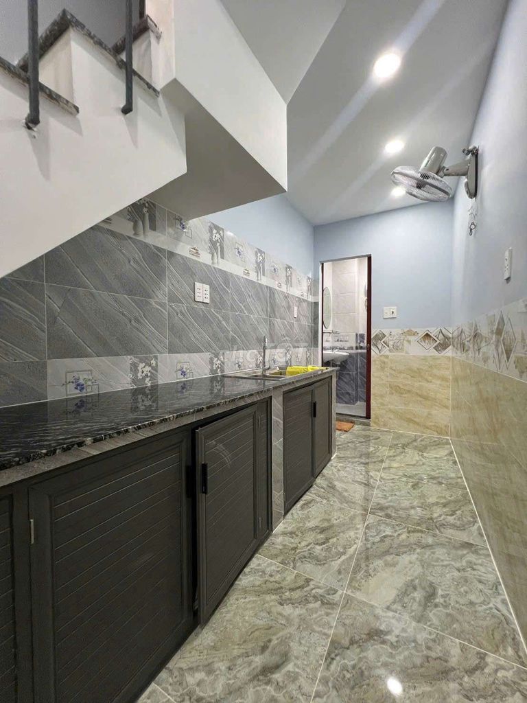 Renting an alley house, Nguyễn Đình Chiểu District 3.
