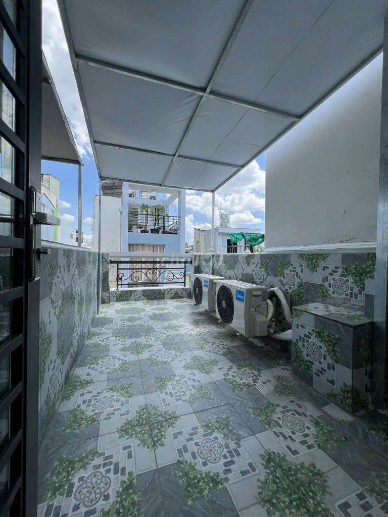 Renting an alley house, Nguyễn Đình Chiểu District 3.