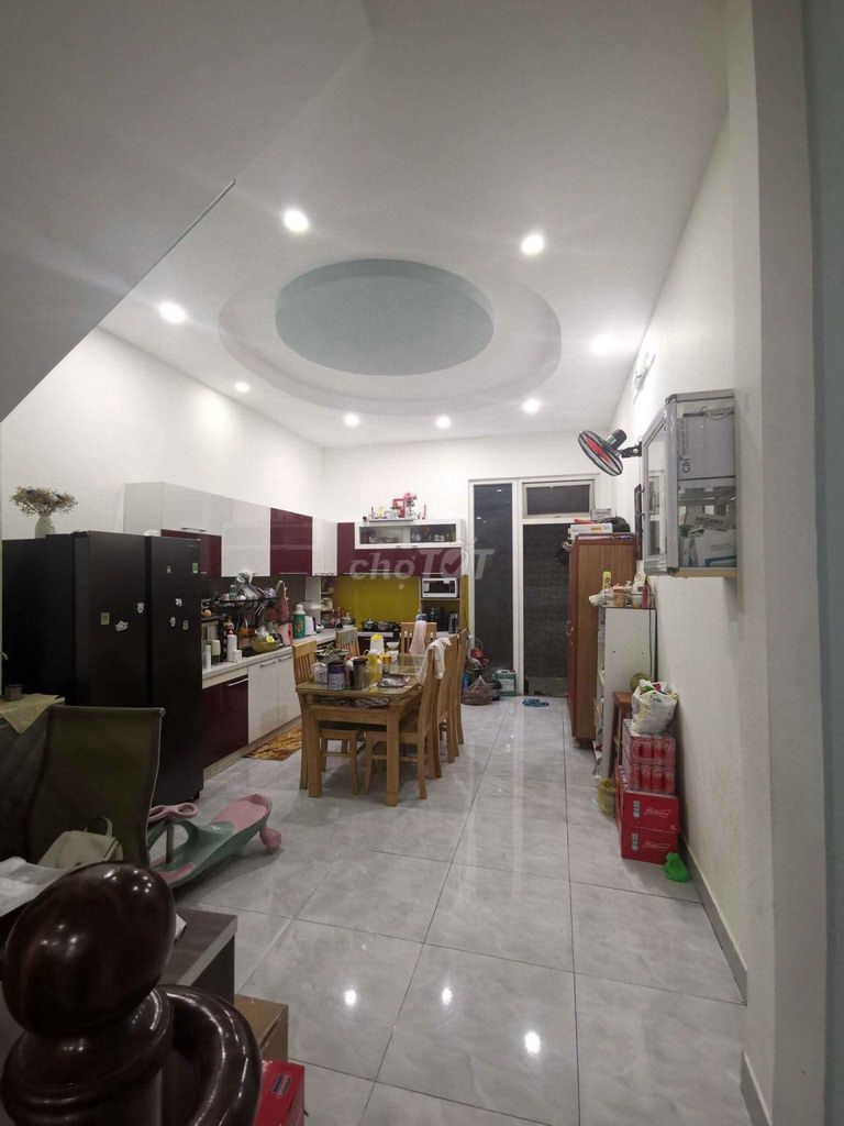 Rent a three-story Bình Thành-13-19-19-19-19-30-million-a-month truck.