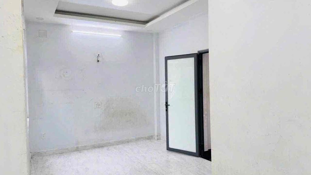 Lý Nam Đế District 11 40 m2 3 floors 2 bedroom only 11 million