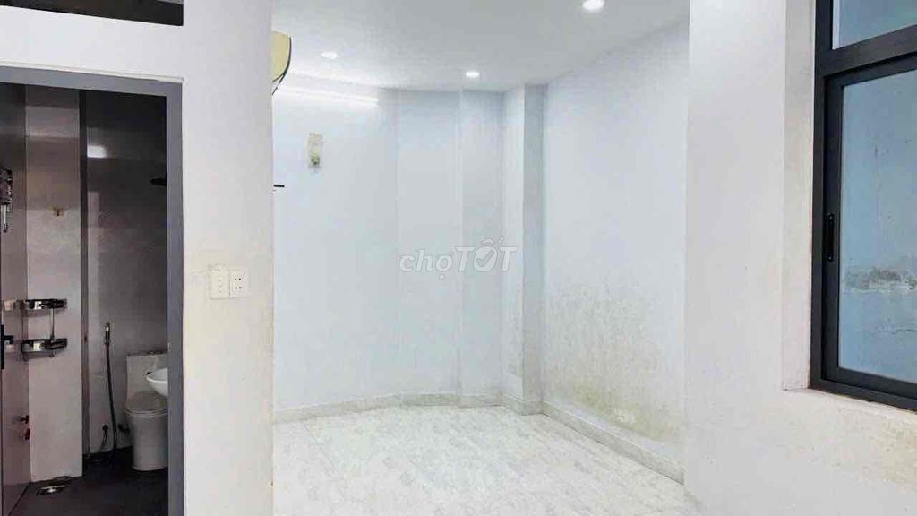 Lý Nam Đế District 11 40 m2 3 floors 2 bedroom only 11 million