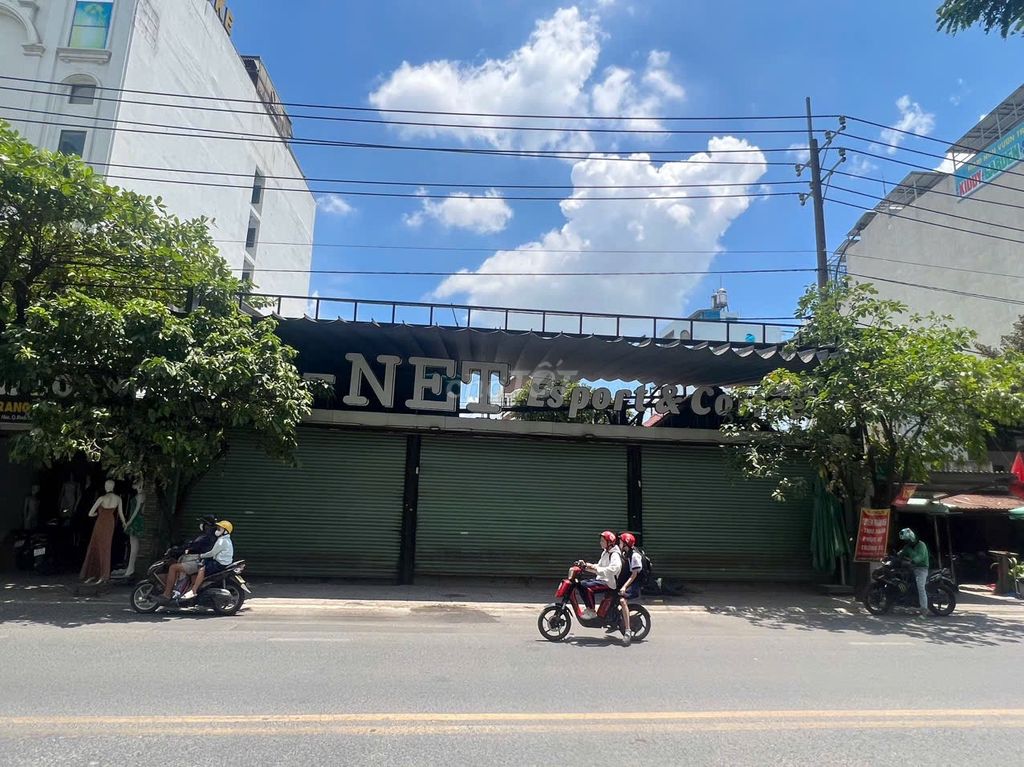 Rent 1 Tô Hiệu 20 x 40 ground clear of the superspot