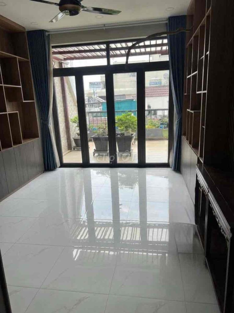 Rent a house for millions of specs. A nice six-size elevator. Four new toilets.