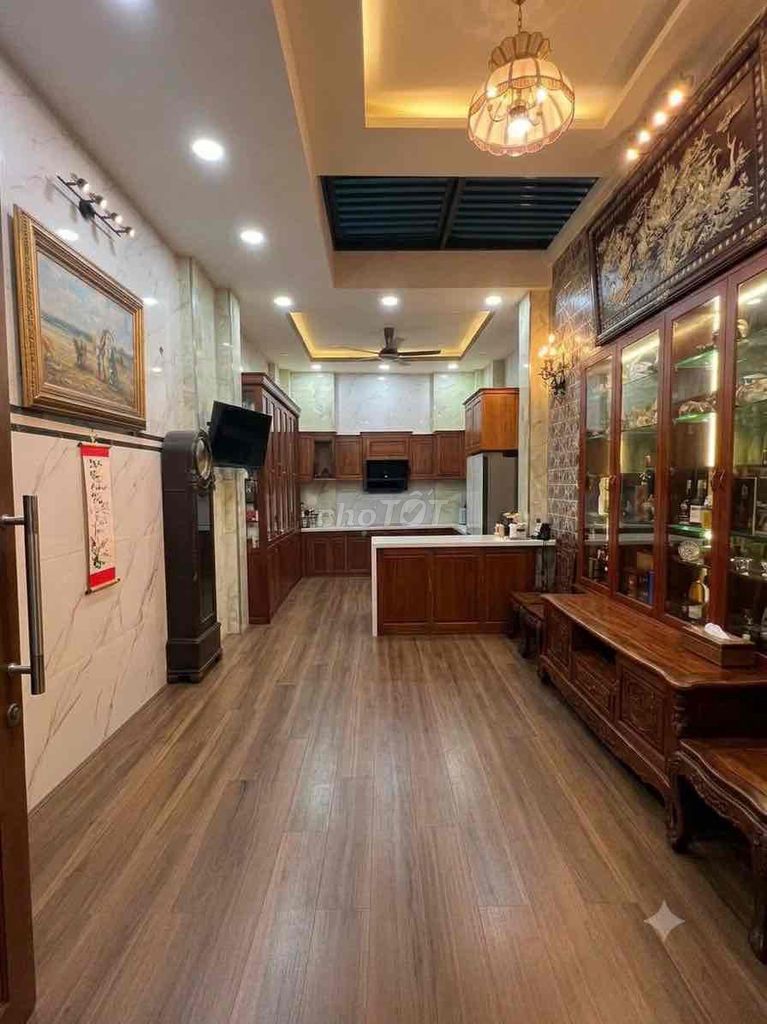 Rent a house for millions of specs. A nice six-size elevator. Four new toilets.