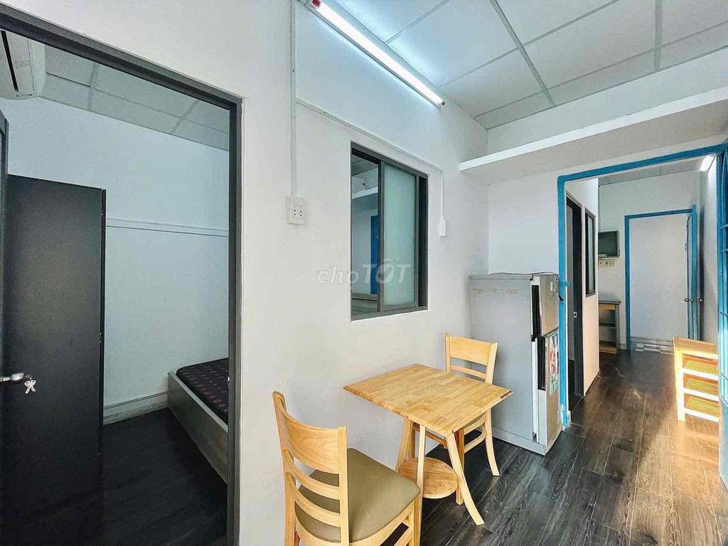 Rent a two-stimelve service apartment - a big 50-foot-bm-bt interior.