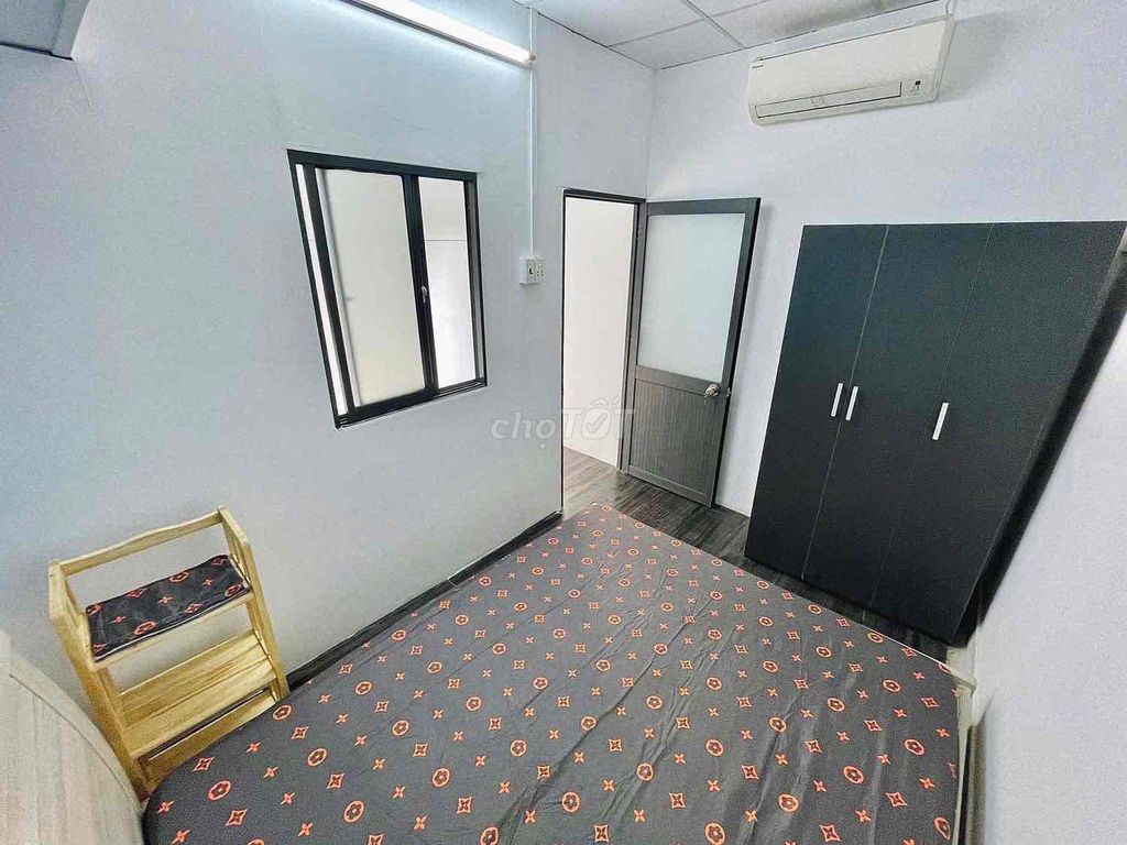 Rent a two-stimelve service apartment - a big 50-foot-bm-bt interior.