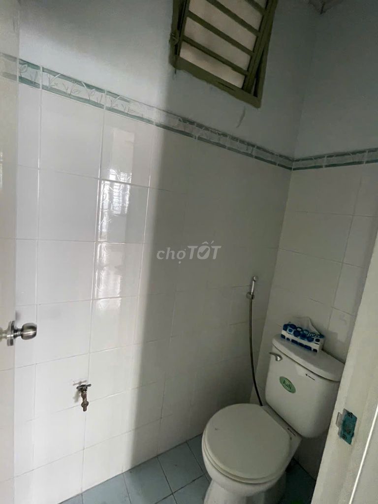 The owner rented the new apartment. Chung cư Phú Thọ, District 11- 66 m-two bedrooms.