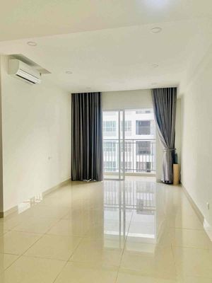Rent the corner of Sunrise Riverside 3 bedrooms. Two clear view toilets, right in.