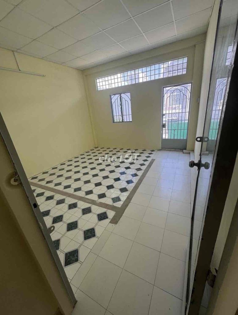 Renting one house near Tô Hiệu, Tân Phú-4 x 20-3 floors - 18 million