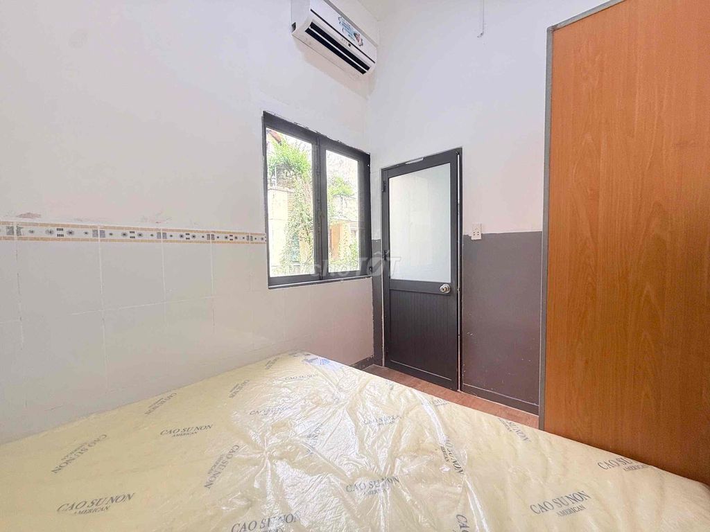One bedroom. Full window interior. Three beds in the new sandbox.