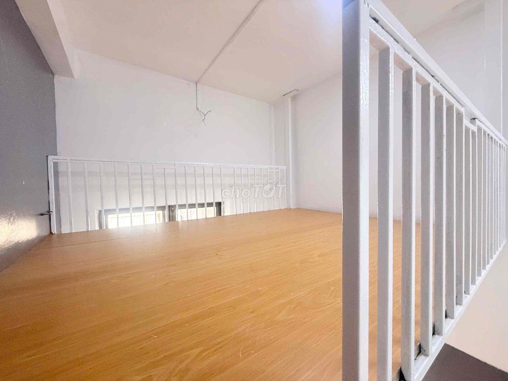 One bedroom. Full window interior. Three beds in the new sandbox.