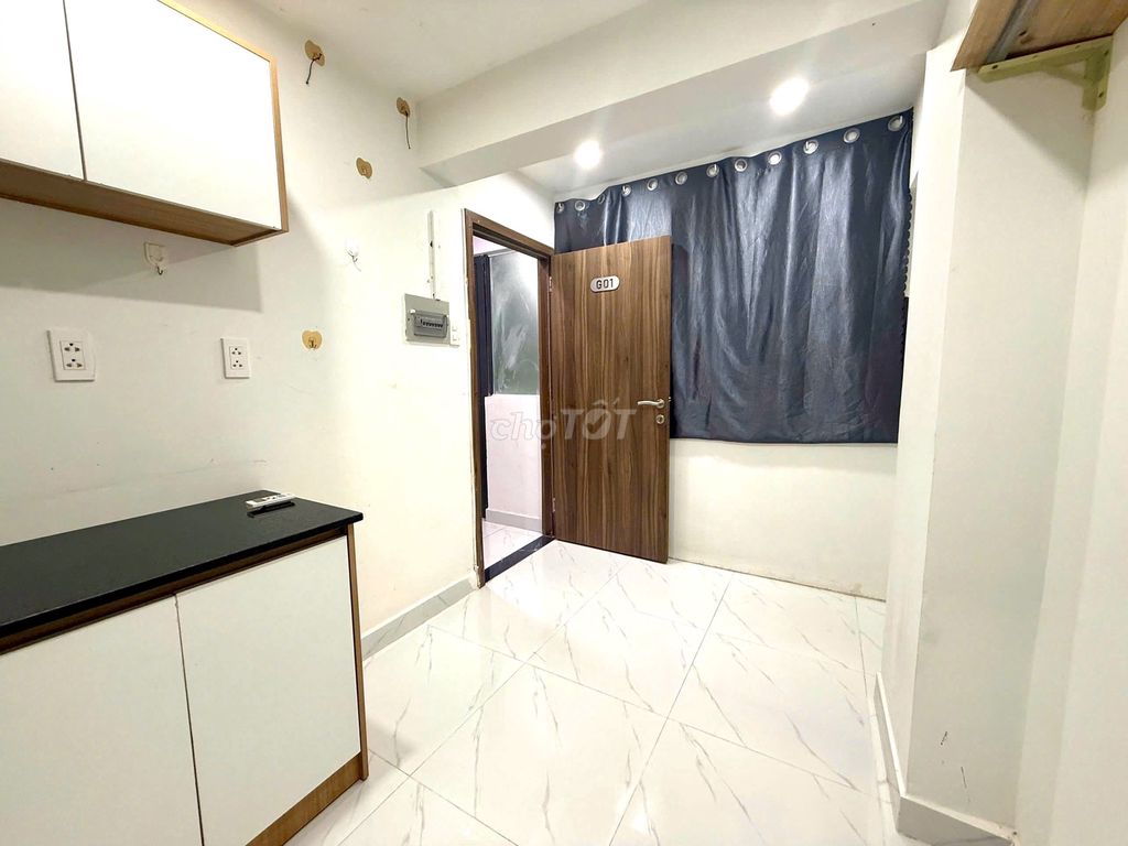 studio basic interior - windows, elevators, Tô Hiến Thành-Tet District 10