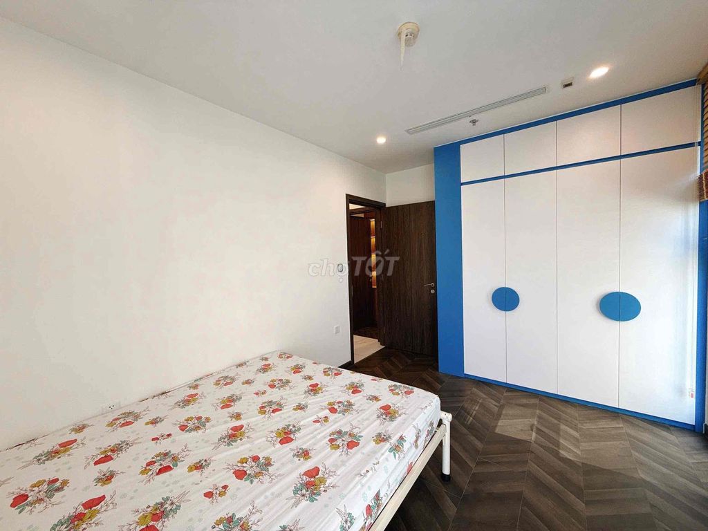 Rent two bedrooms. 80 meters, full luxry in Beverly.
