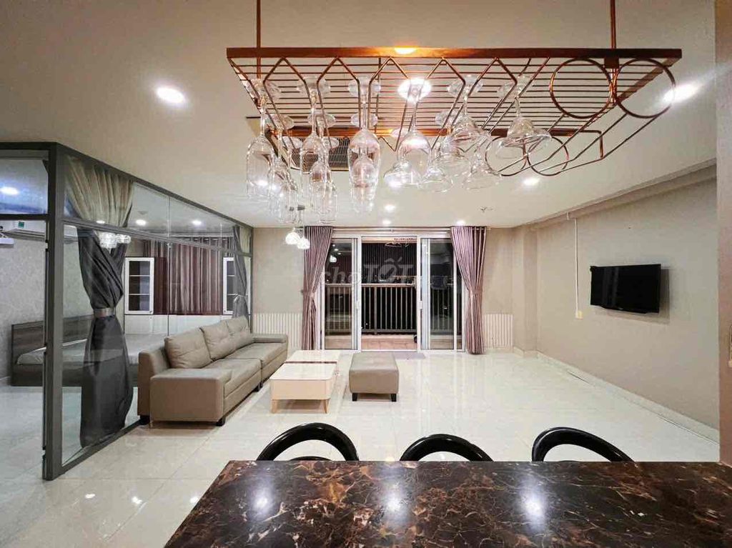 Rent the Orchard Garden apartment 3 bedroom 2 110 m2 toilets near the gd park