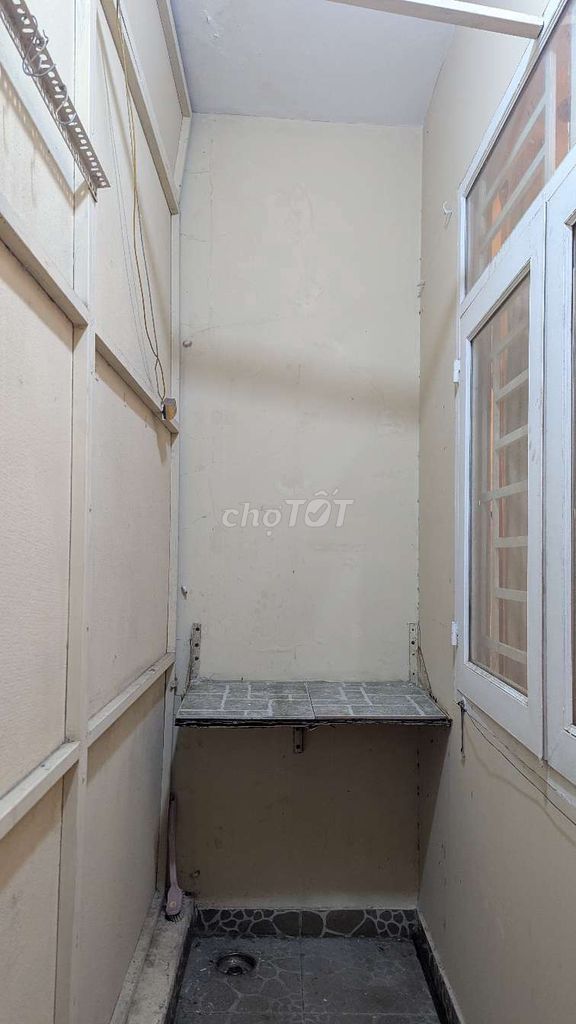 Gò Vấp ladies' room.
