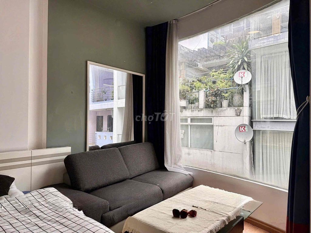 Hot apartment. A full bedroom with Ký Con luxury balcony.