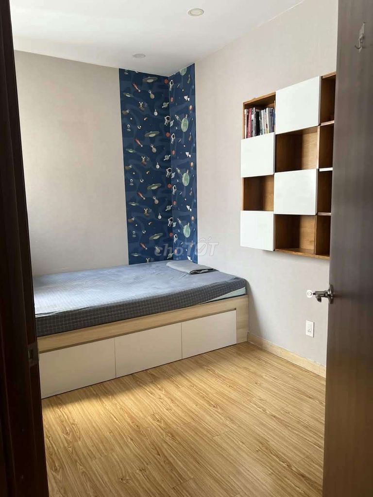 Rents for ruby,emeral, multiple Tân Phú estates.