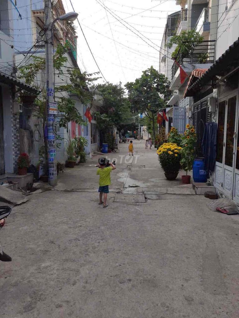 Rent a room on Hà Đặc.