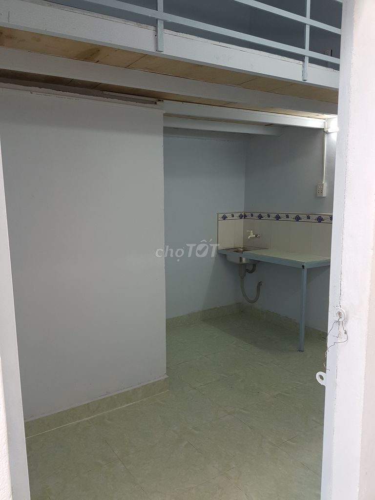 The fine boarding room - 12 meters 2 has a 7th district guard near the Emperor.