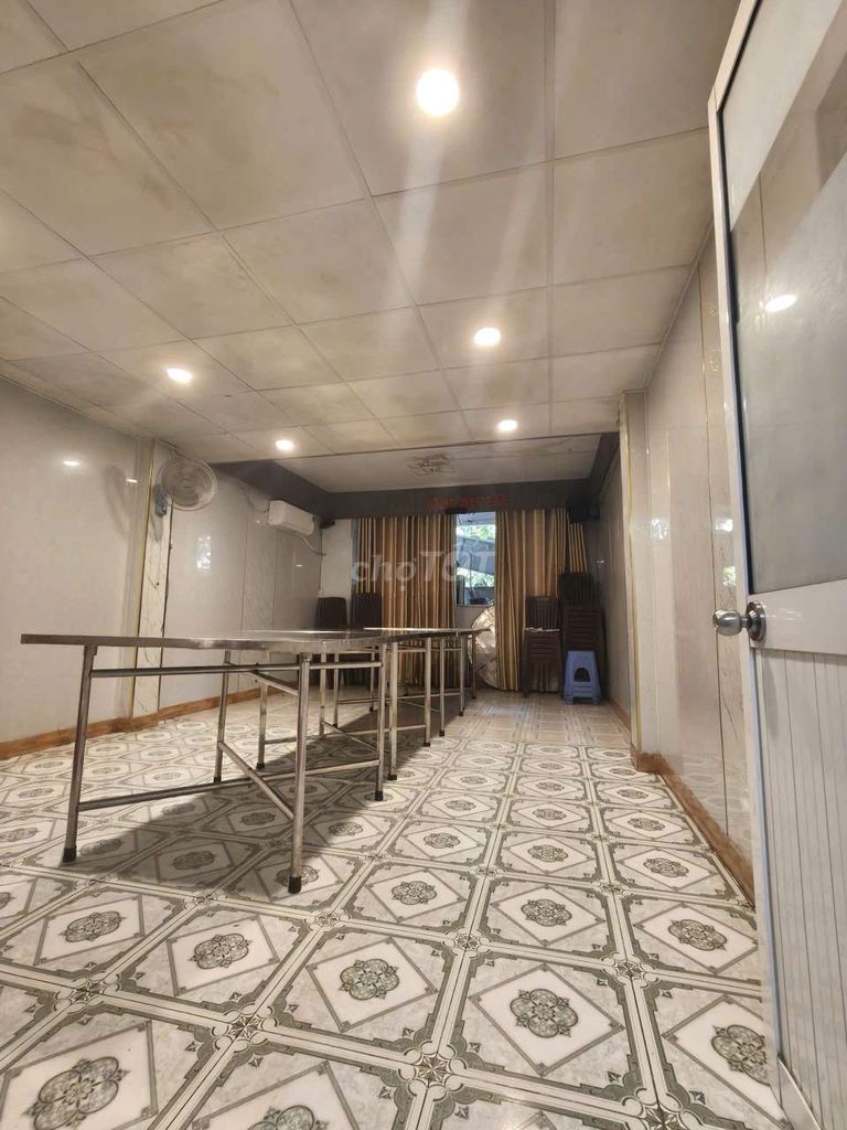 13 rooms in front of Nguyễn Chí Thanh.