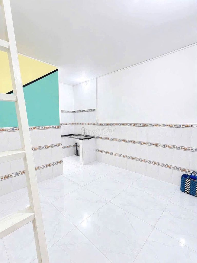 Rent a Linh Trung Semit, near Peuter, spkt, hub